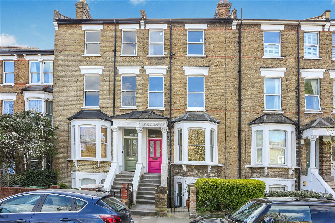 1 bed flat for sale in Huddleston Road 2