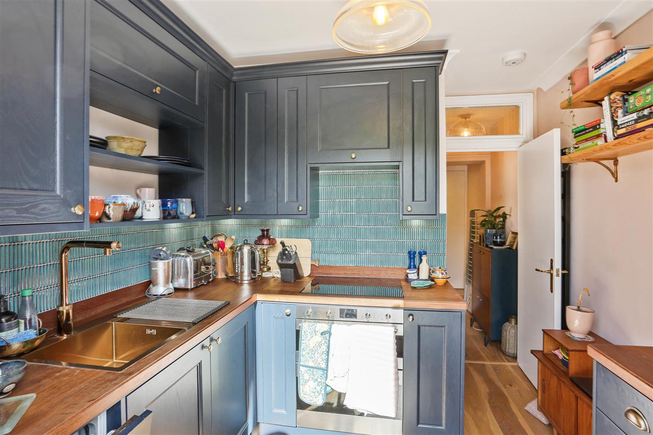 1 bed flat for sale in Huddleston Road 7