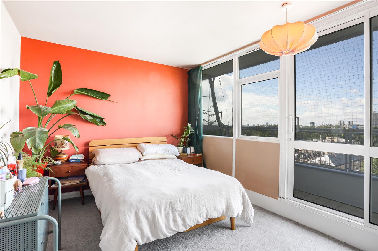 2 bed flat to rent in Highgate Road 10