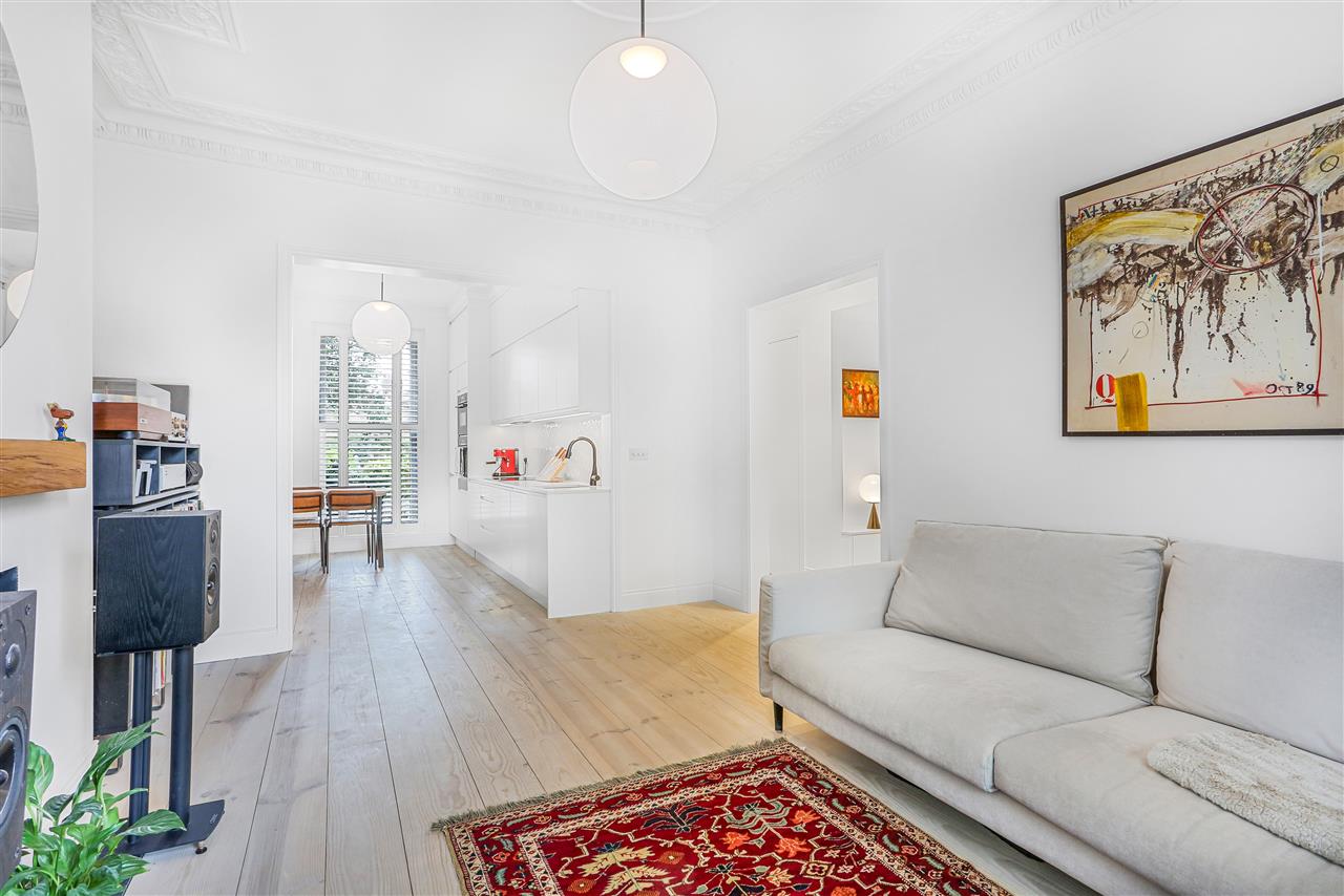 1 bed flat for sale in Middleton Grove 2