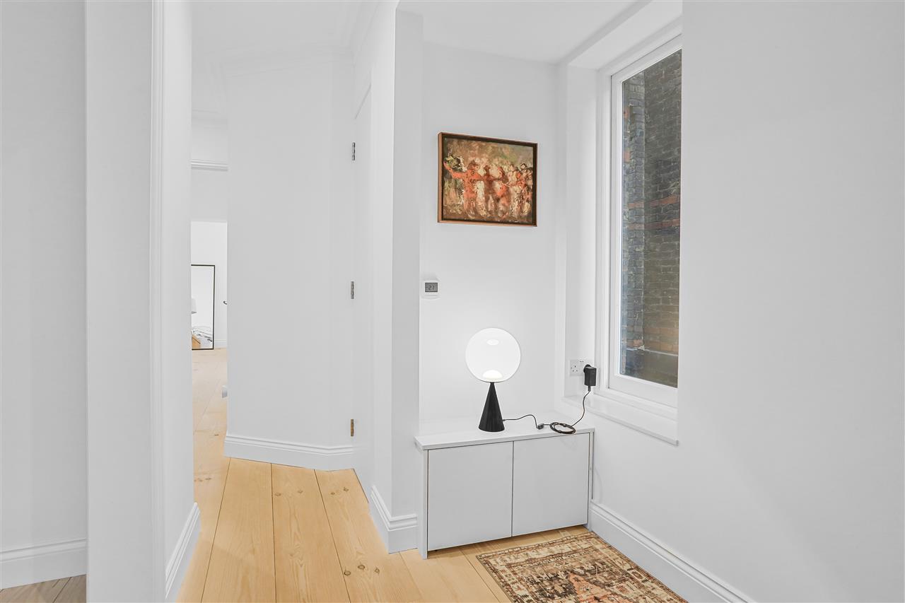 1 bed flat for sale in Middleton Grove 6