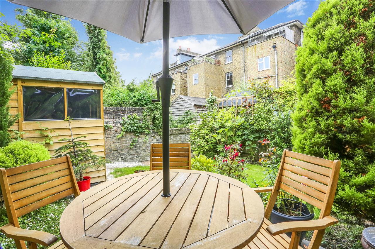 1 bed flat for sale in Middleton Grove  - Property Image 13