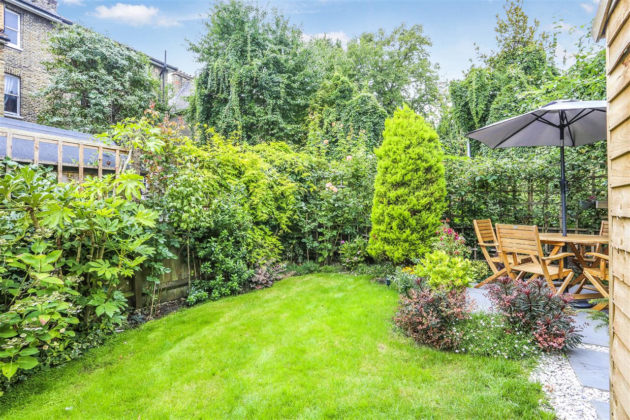 1 bed flat for sale in Middleton Grove  - Property Image 18