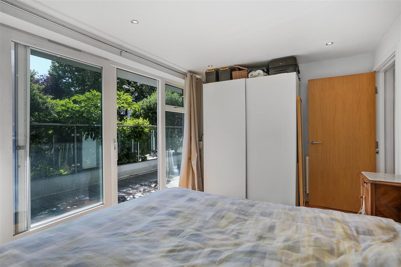 2 bed flat for sale in Caledonian Road 15