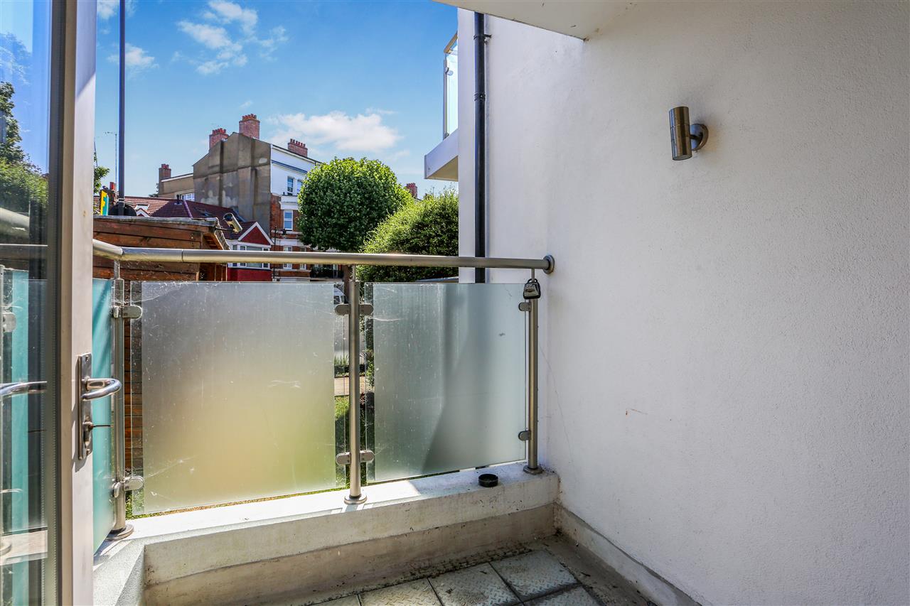 2 bed flat for sale in Caledonian Road 16