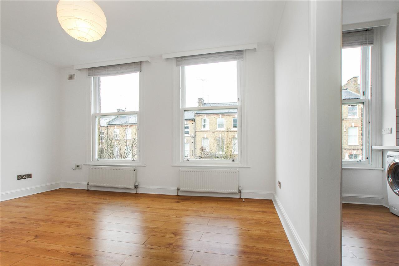 1 bed flat for sale  - Property Image 5