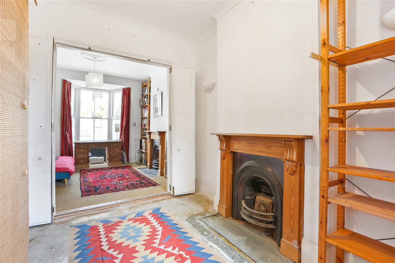 3 bed terraced house for sale in Davenant Road 5