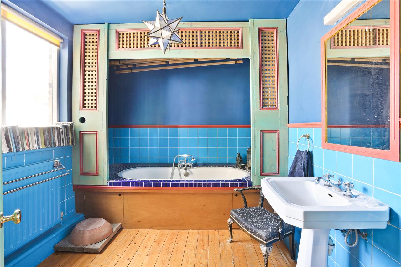 3 bed terraced house for sale in Davenant Road 9