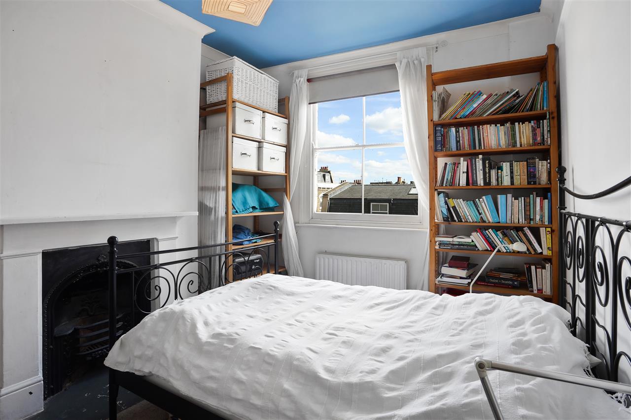 3 bed terraced house for sale in Davenant Road  - Property Image 14