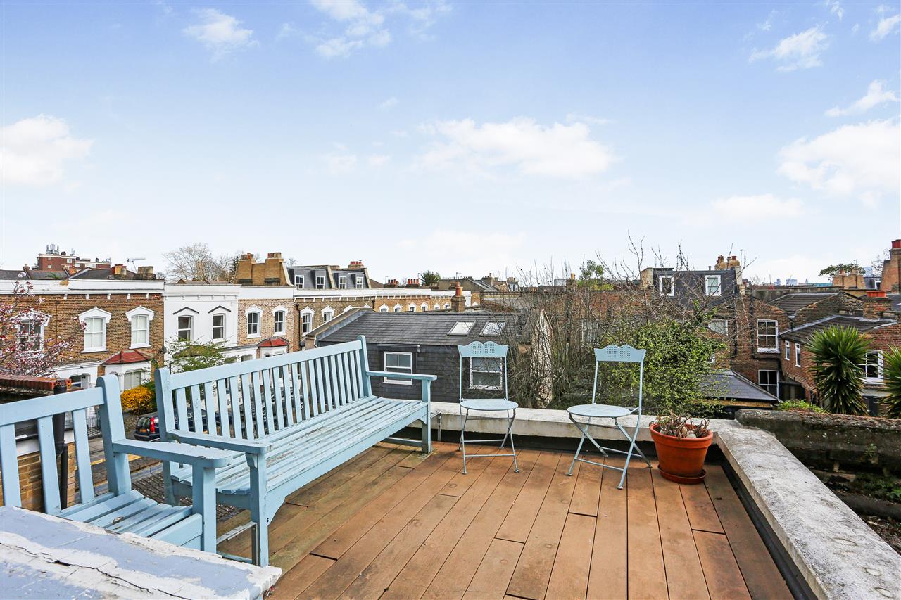 3 bed terraced house for sale in Davenant Road  - Property Image 19