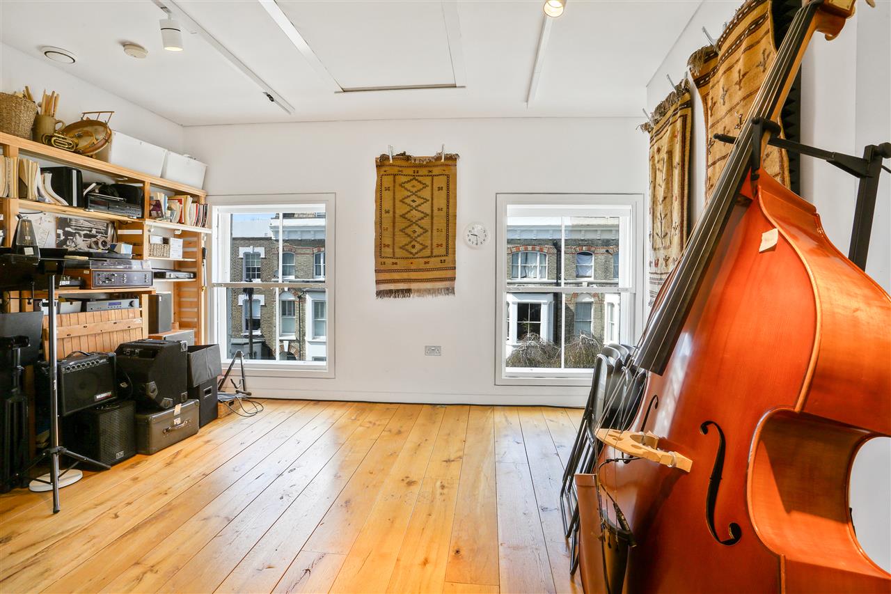 3 bed terraced house for sale in Davenant Road  - Property Image 21