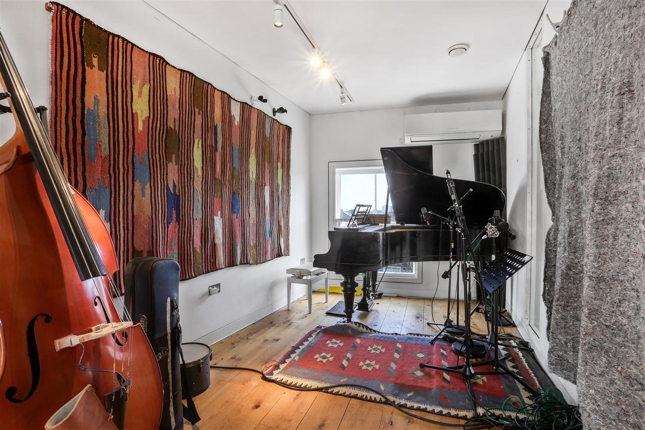 3 bed terraced house for sale in Davenant Road  - Property Image 23