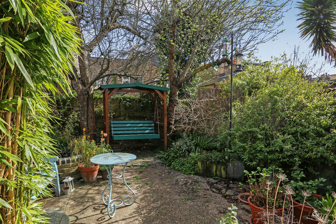 3 bed terraced house for sale in Davenant Road  - Property Image 25