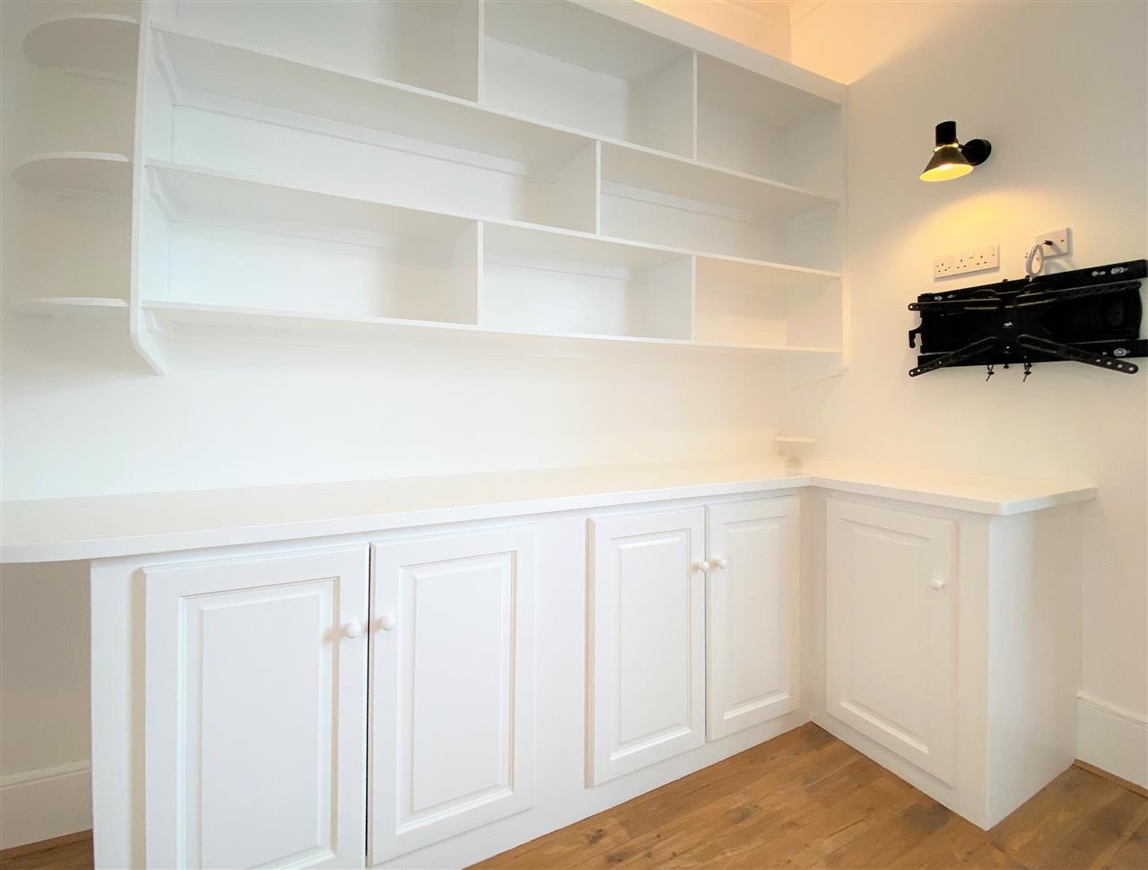 1 bed flat for sale in Camden Road  - Property Image 7