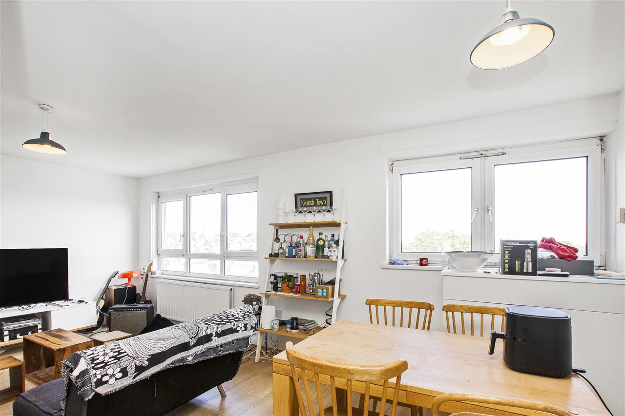 2 bed flat for sale 1