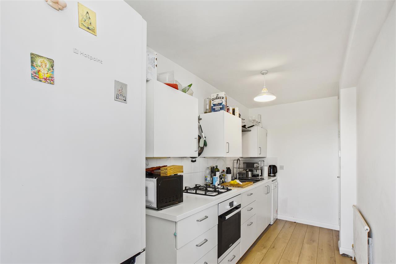 2 bed flat for sale  - Property Image 4