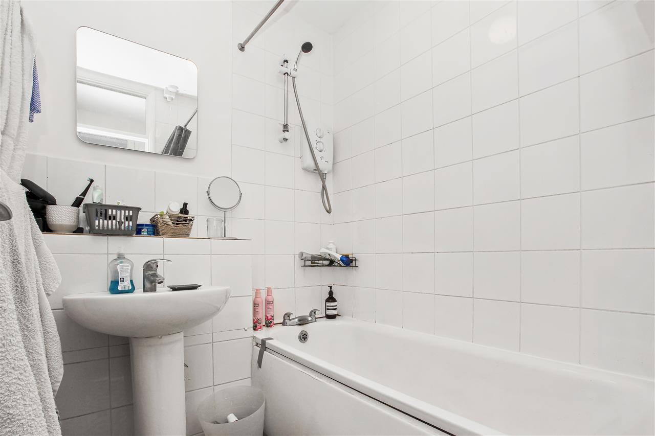 2 bed flat for sale 10