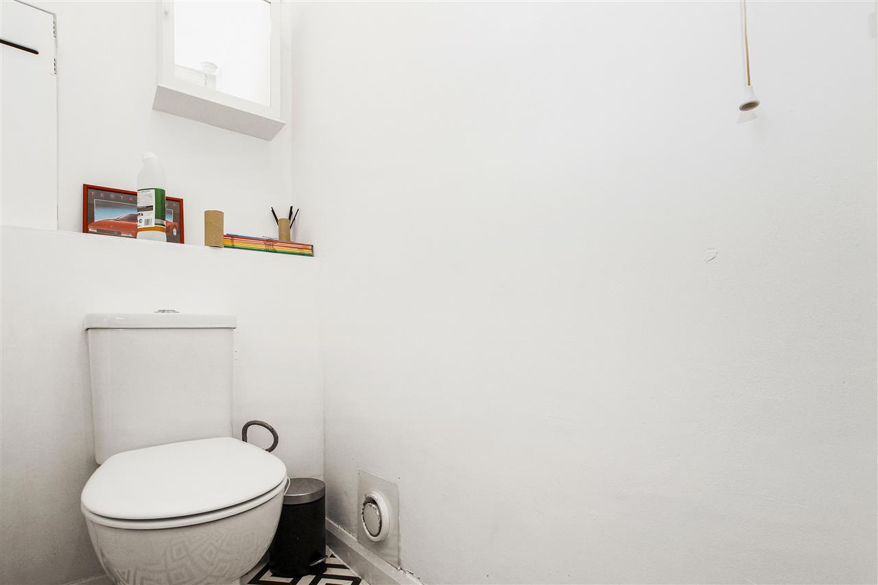 2 bed flat for sale  - Property Image 12