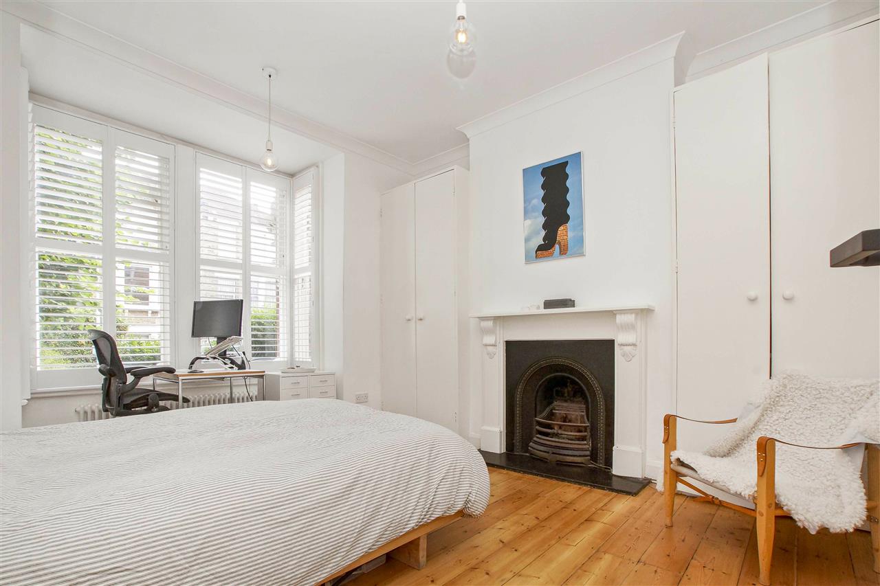 2 bed flat for sale in Raveley Street 3