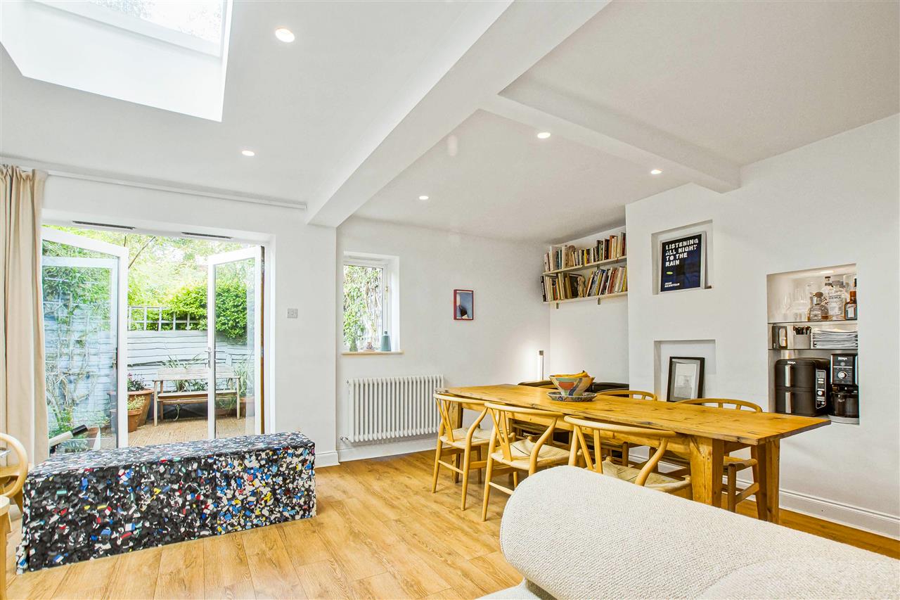 2 bed flat for sale in Raveley Street 4