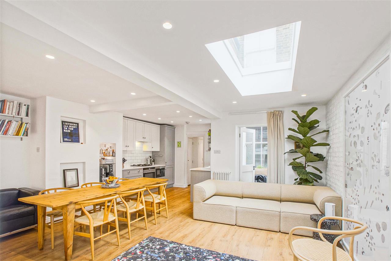 2 bed flat for sale in Raveley Street  - Property Image 6