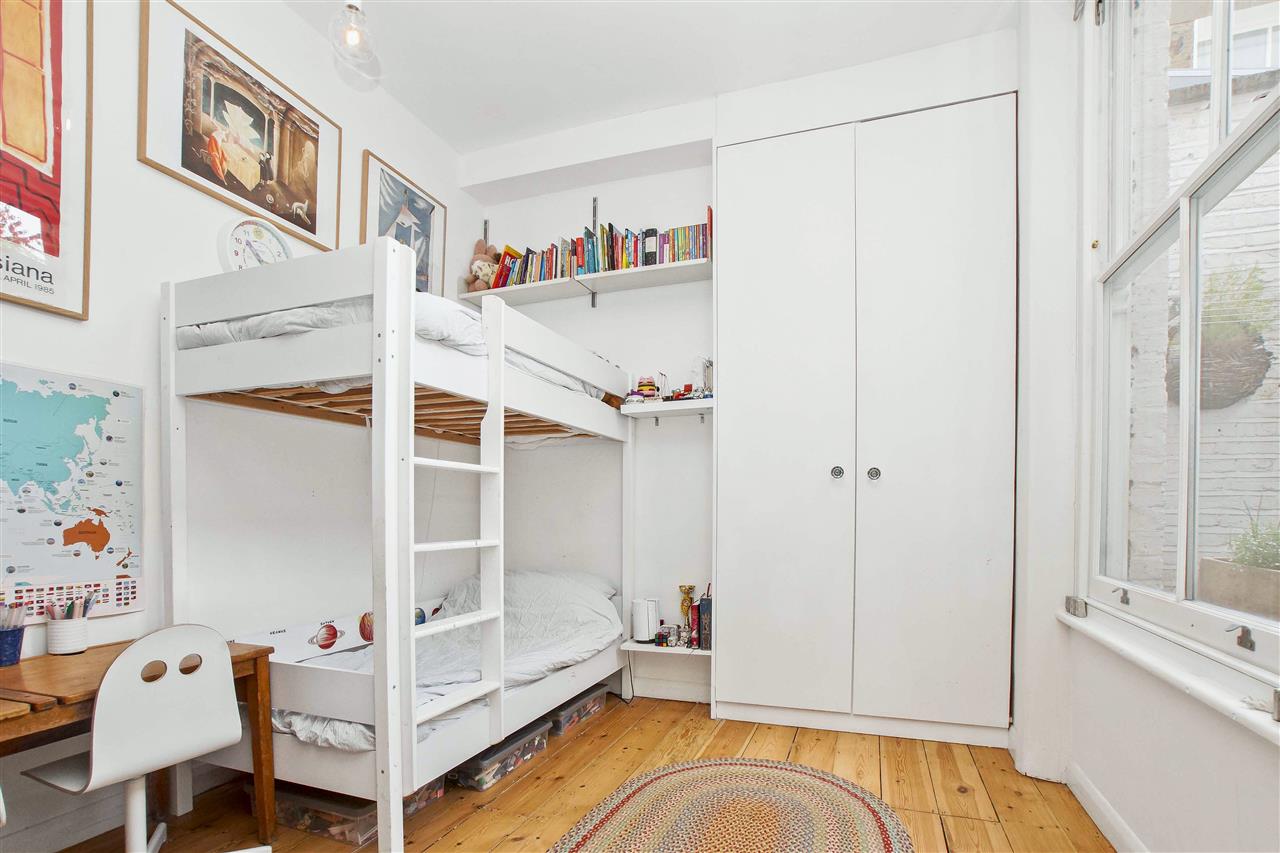 2 bed flat for sale in Raveley Street 8