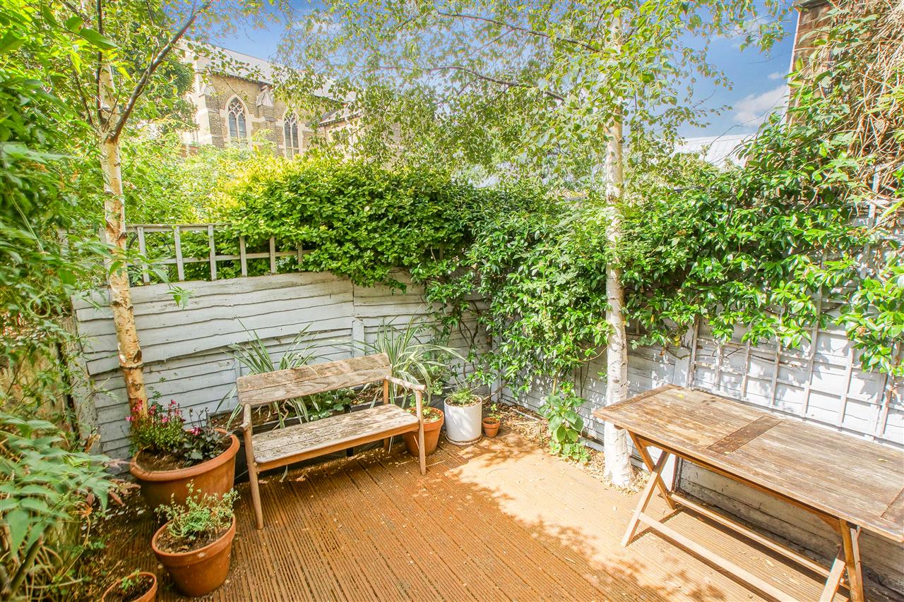 2 bed flat for sale in Raveley Street 14