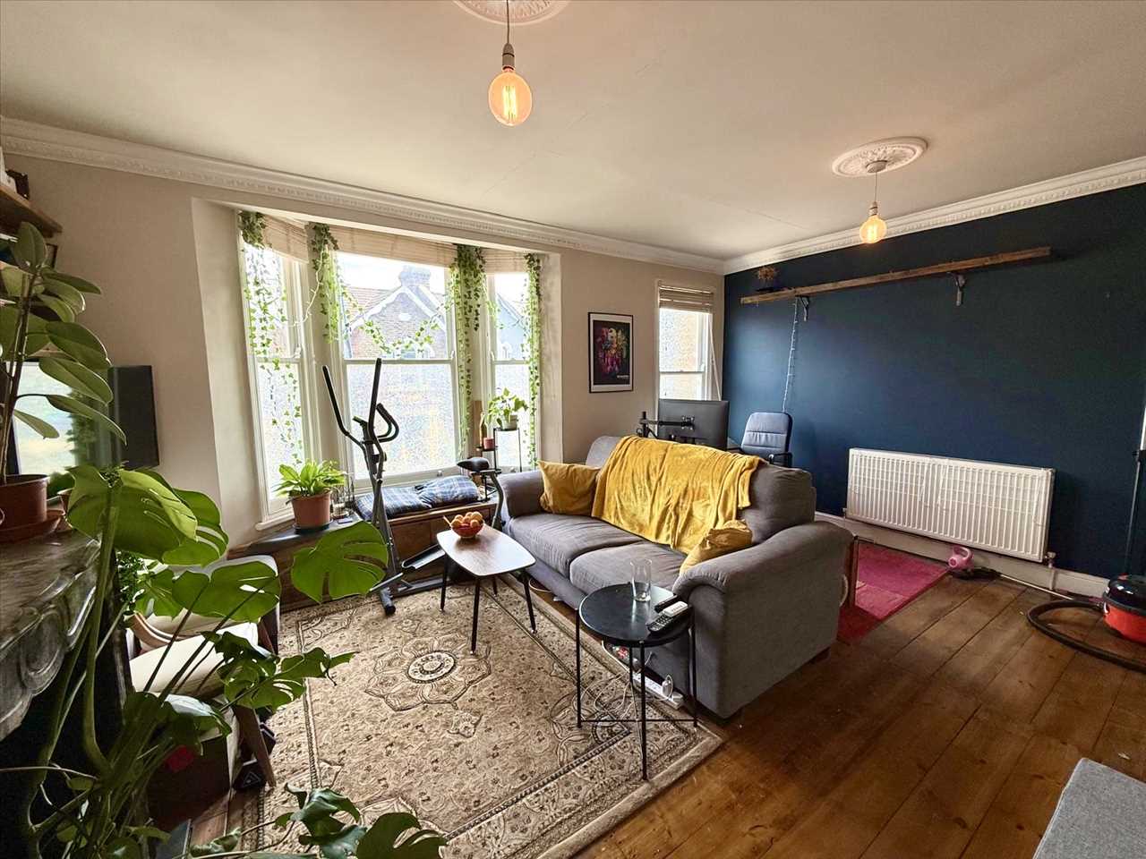 1 bed flat for sale in Chetwynd Road 3