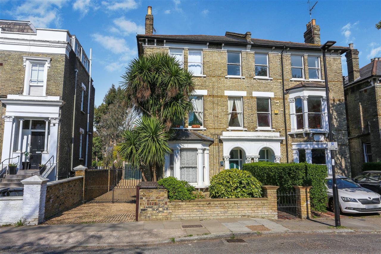 2 bed flat for sale in Mercers Road  - Property Image 1