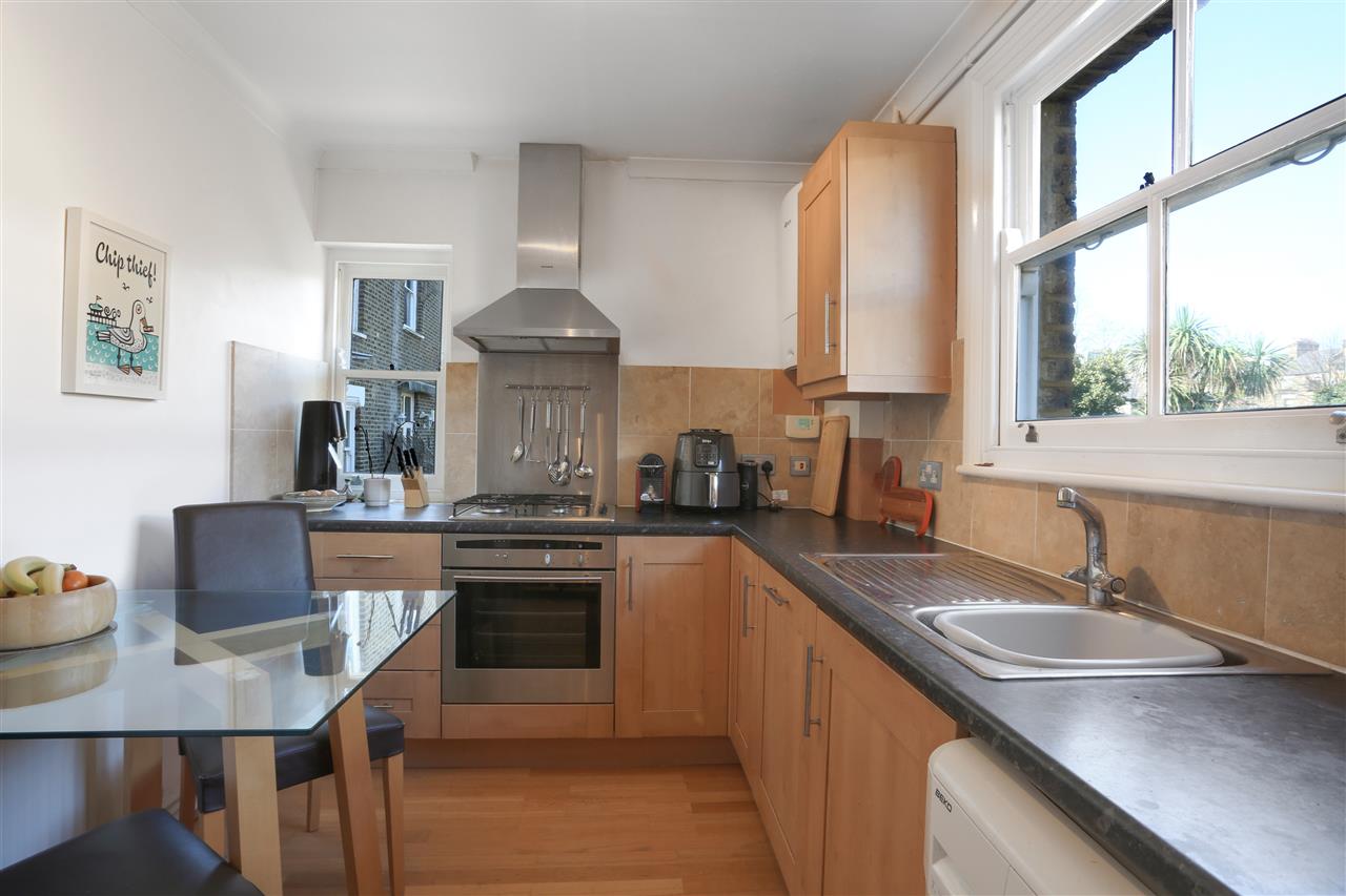 2 bed flat for sale in Mercers Road  - Property Image 6