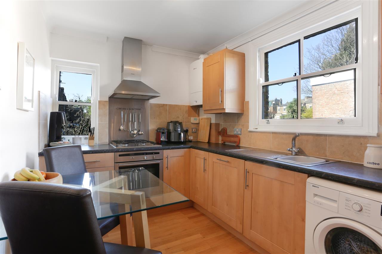 2 bed flat for sale in Mercers Road 9