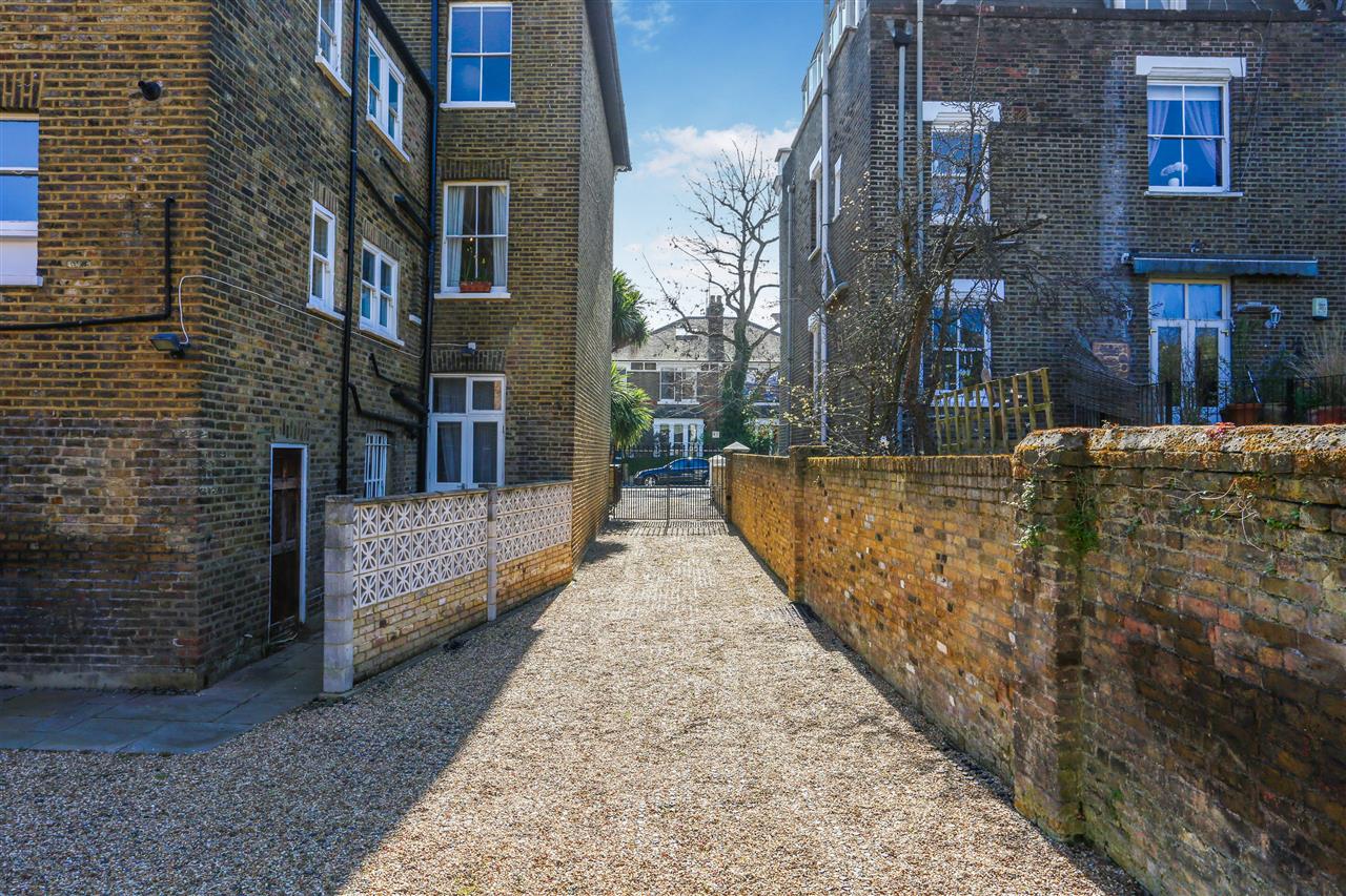 2 bed flat for sale in Mercers Road 15