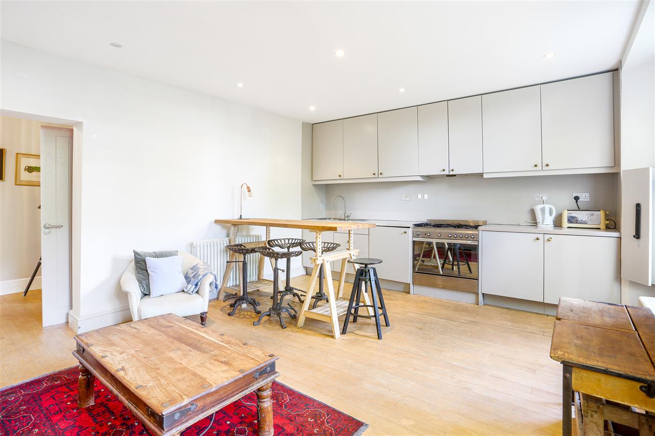 2 bed flat to rent in Hilldrop Road 3