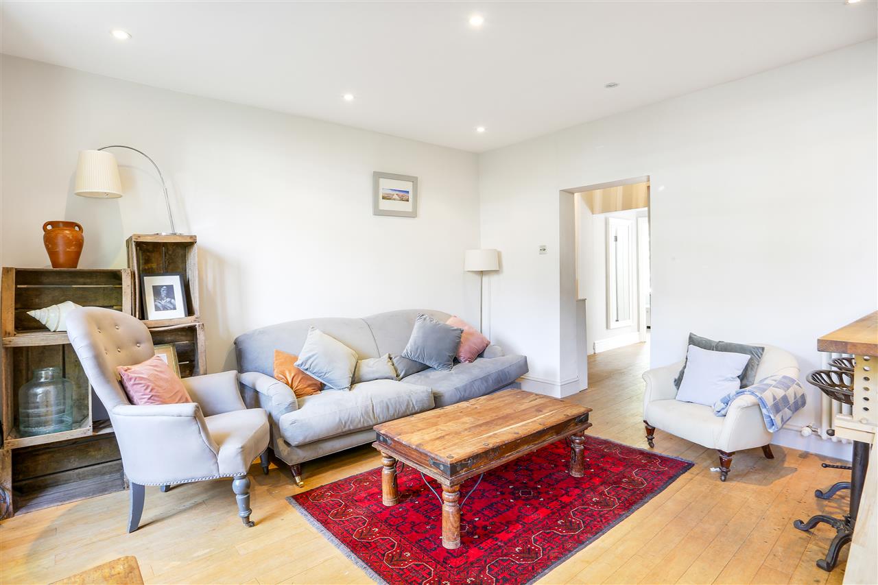 2 bed flat to rent in Hilldrop Road 4