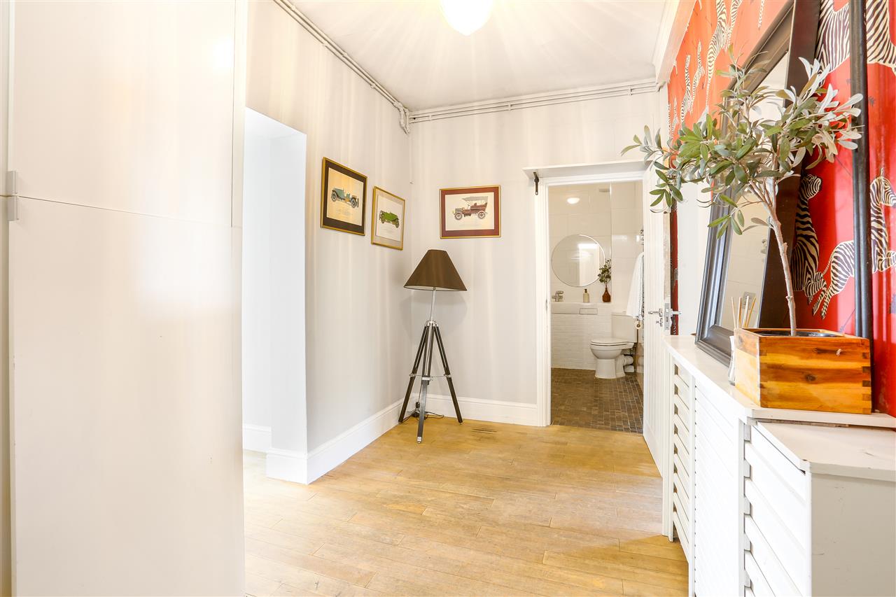 2 bed flat to rent in Hilldrop Road 14