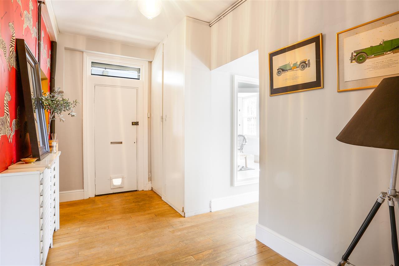 2 bed flat to rent in Hilldrop Road 15