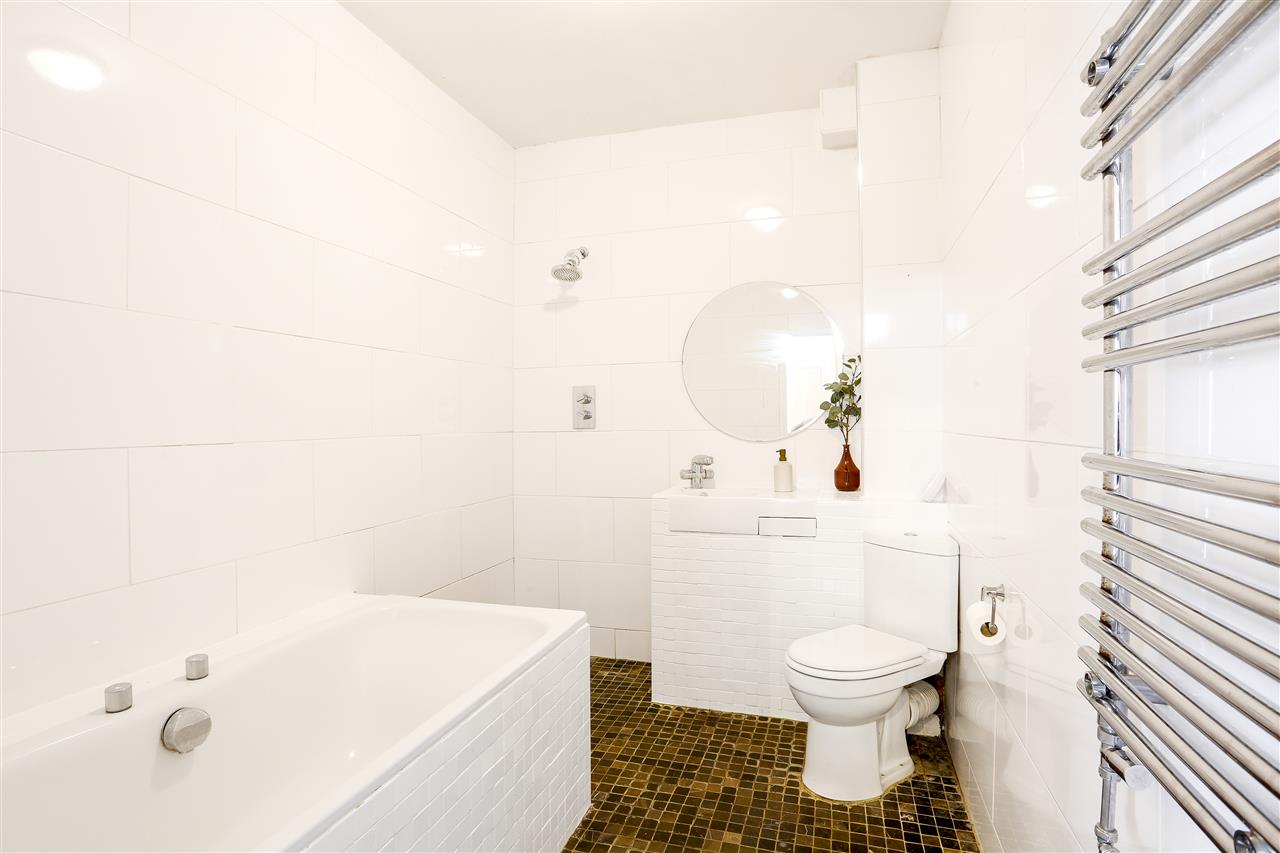 2 bed flat to rent in Hilldrop Road 16