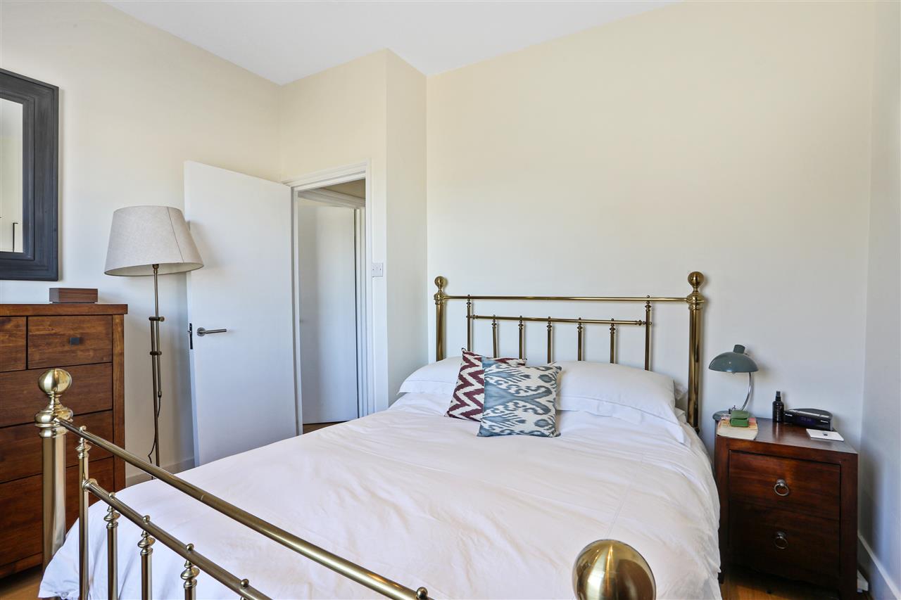 2 bed flat for sale in Ospringe Road 9