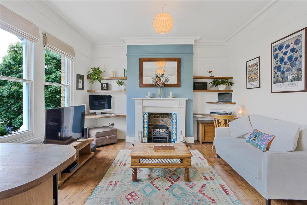 2 bed flat for sale in Huddleston Road 4