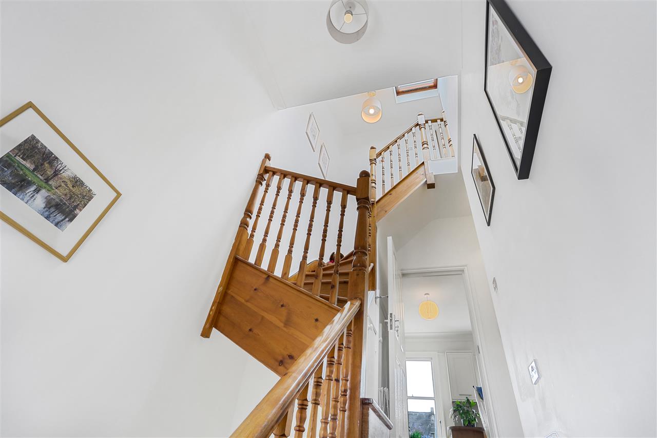 2 bed flat for sale in Huddleston Road 5