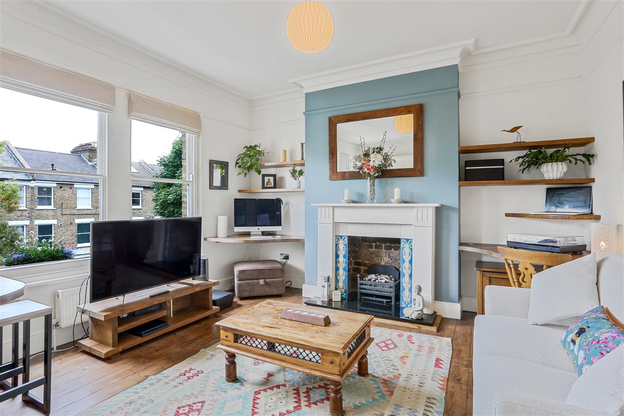 2 bed flat for sale in Huddleston Road  - Property Image 7