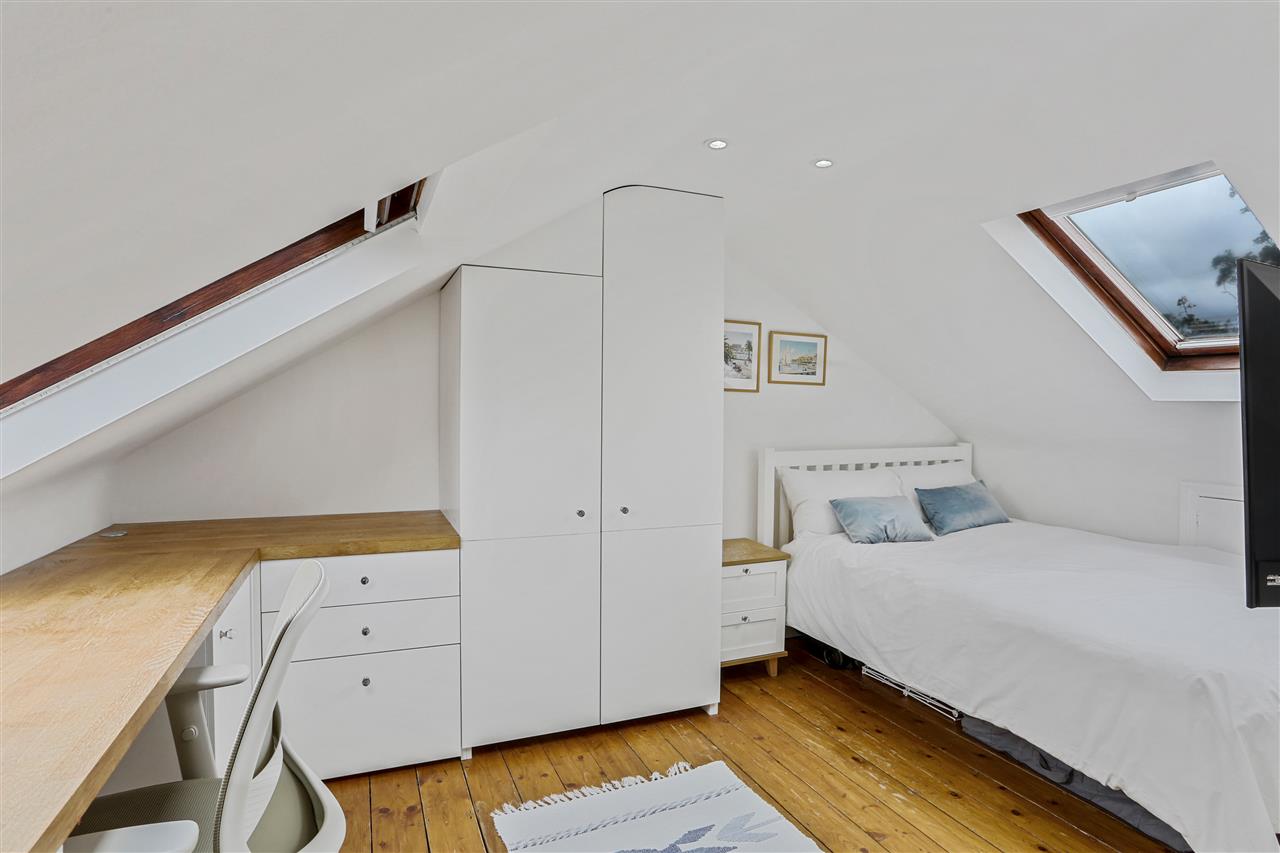 2 bed flat for sale in Huddleston Road  - Property Image 13