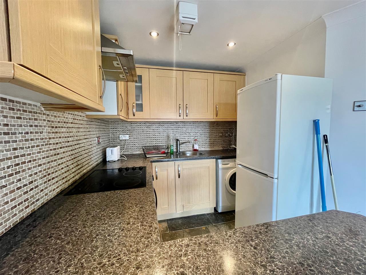 1 bed flat for sale in Junction Road  - Property Image 7