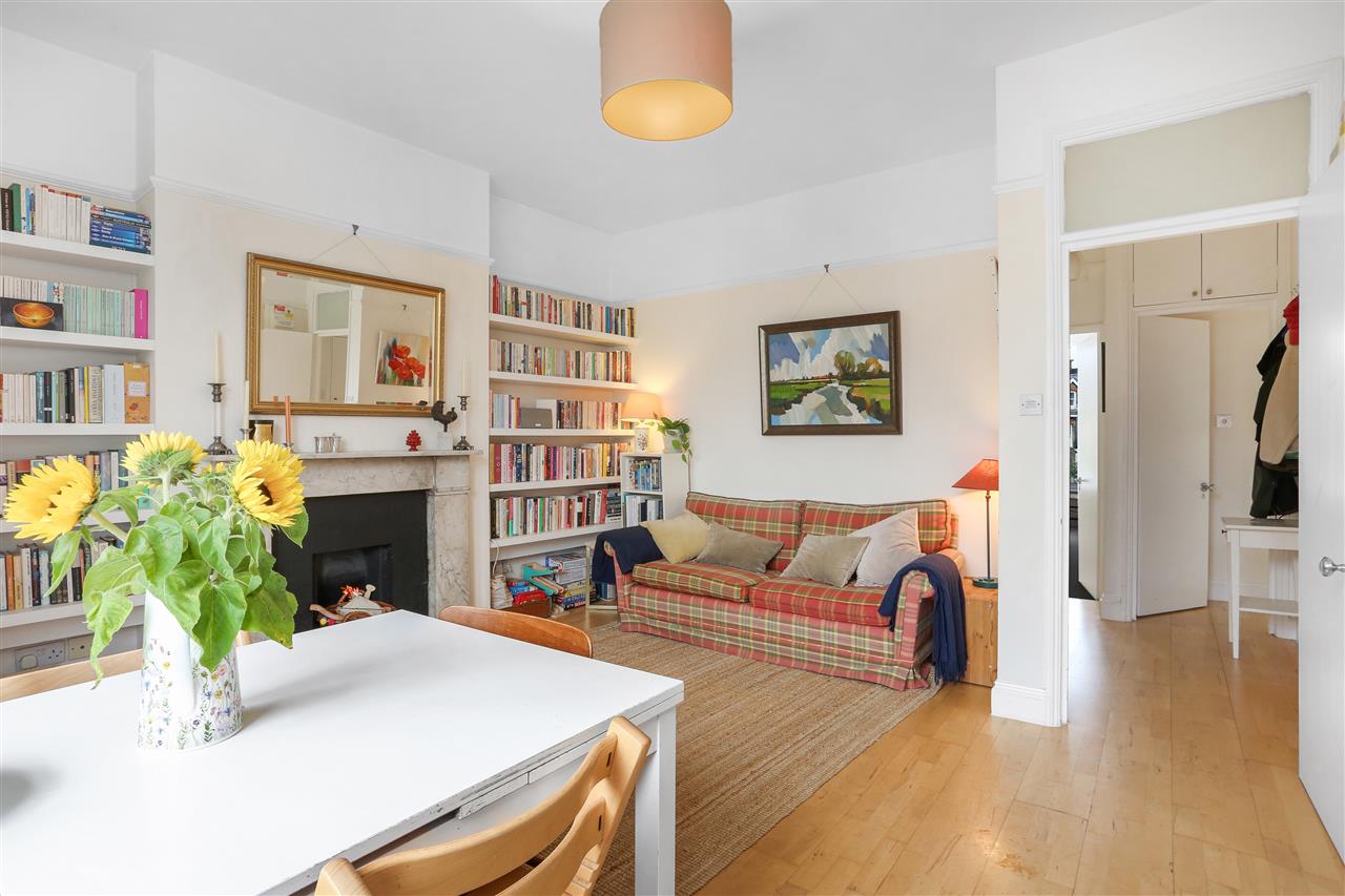 2 bed flat for sale in Yerbury Road  - Property Image 3