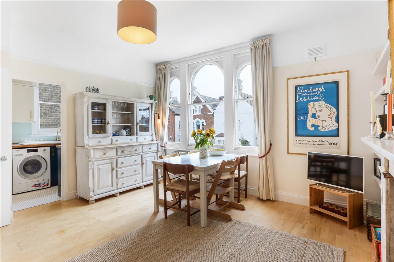 2 bed flat for sale in Yerbury Road  - Property Image 5