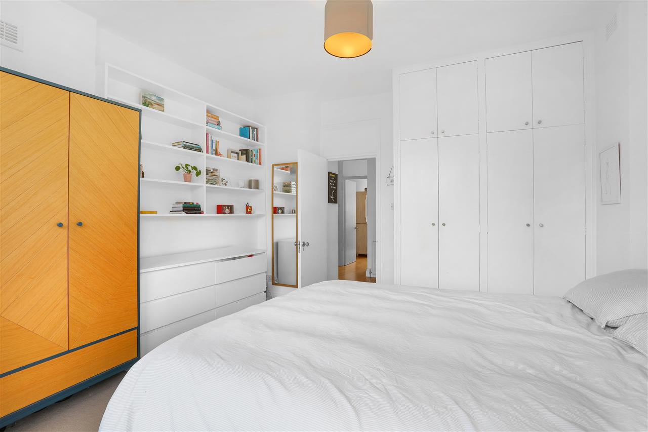 2 bed flat for sale in Yerbury Road  - Property Image 9