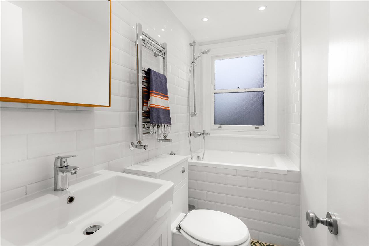 2 bed flat for sale in Yerbury Road  - Property Image 14