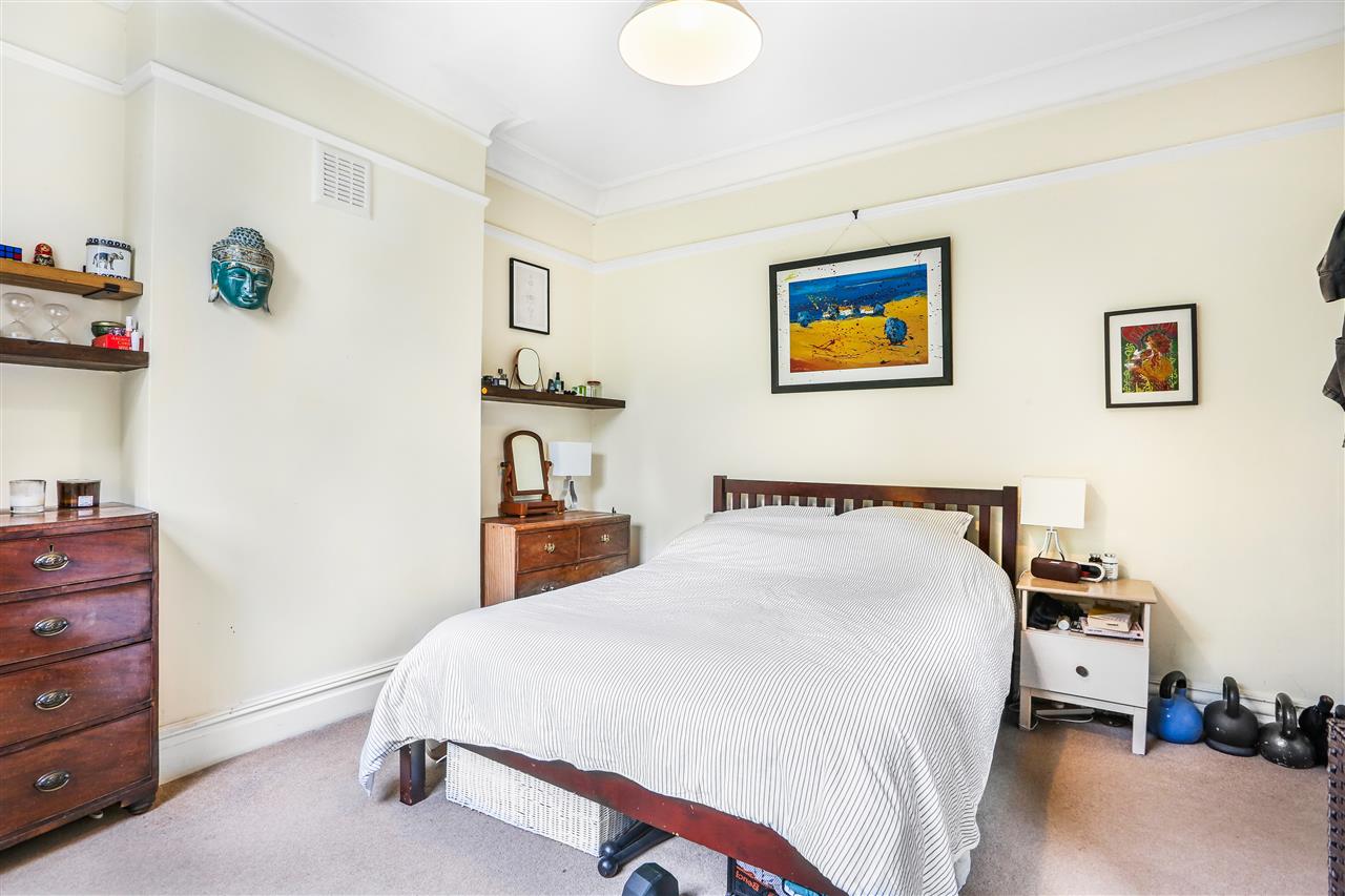 2 bed flat for sale in Carleton Gardens 9