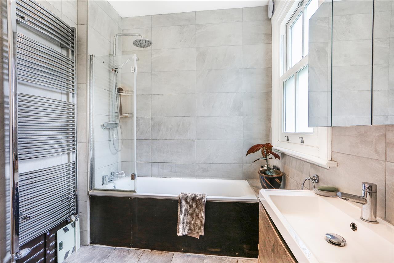 2 bed flat for sale in Carleton Gardens  - Property Image 12