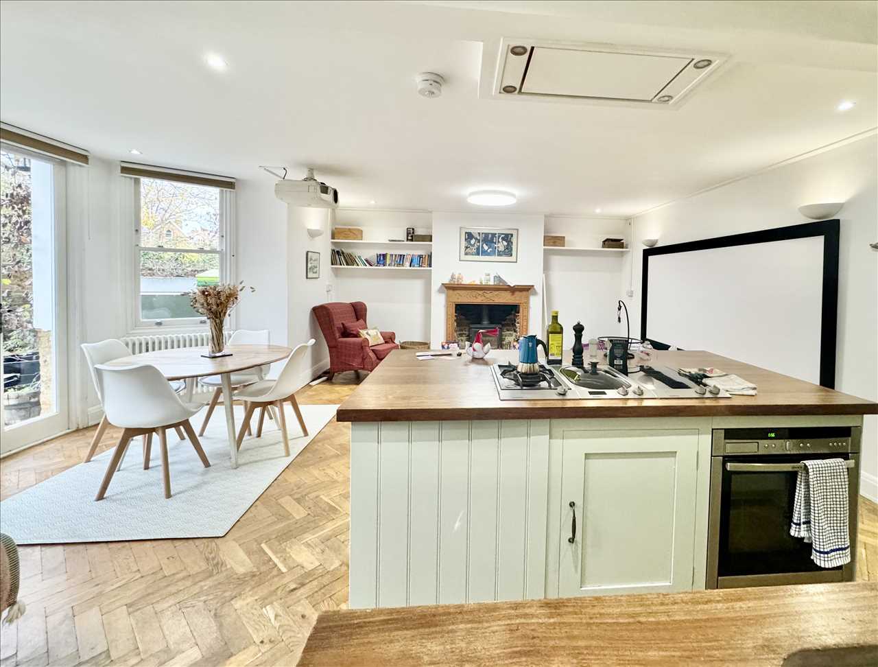 2 bed flat for sale in Carleton Road  - Property Image 4